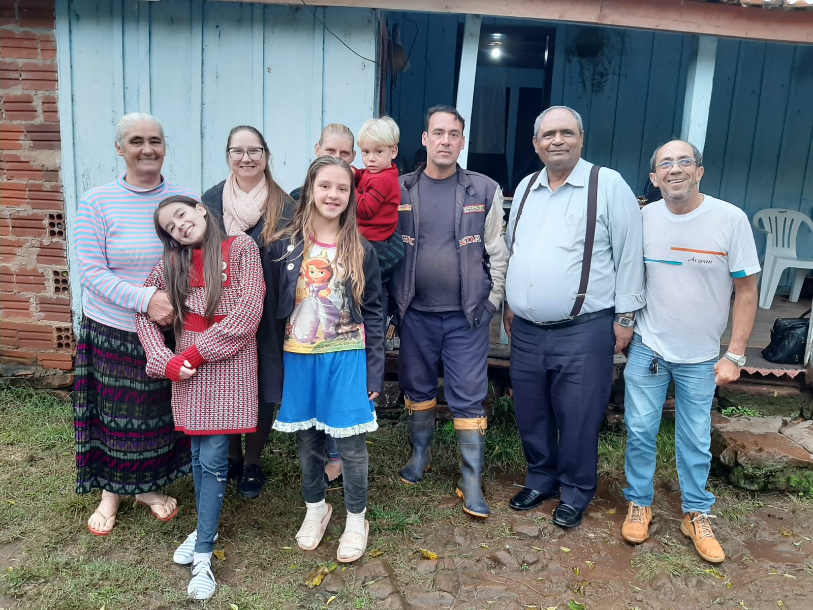 FAMILIA BRANHAM EM PANAMBI RS ,FELIZ COM A VISITA DO SEU PASTOR..