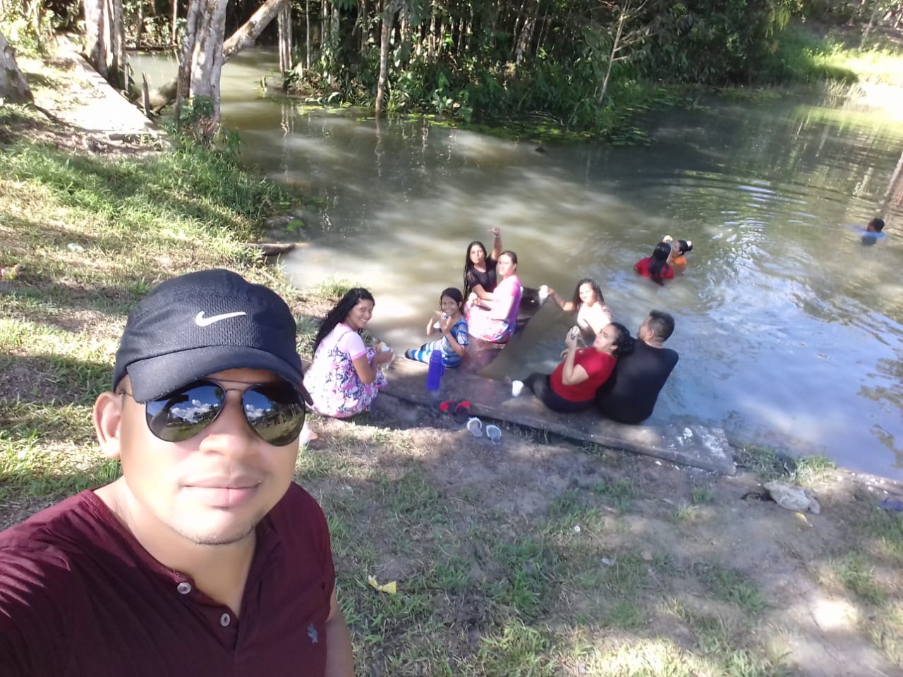 FAMILIA BRANHAM PA EM MOMENTOS DE DESCONTRAÇÃO ALEGRIAS E FELICIDADES...