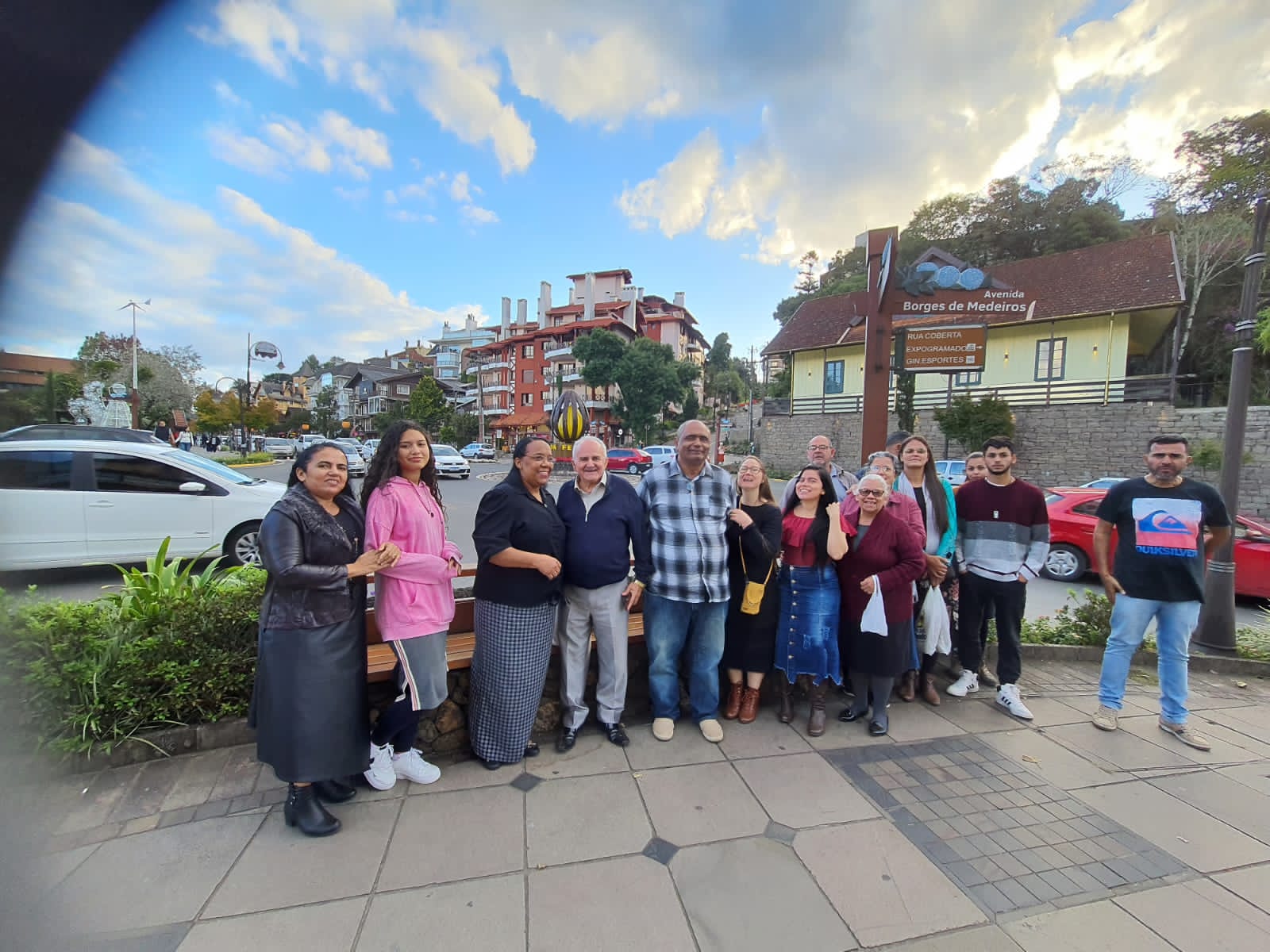 UM PASSEIO PELA CIDADE DE GRAMADOS RS..