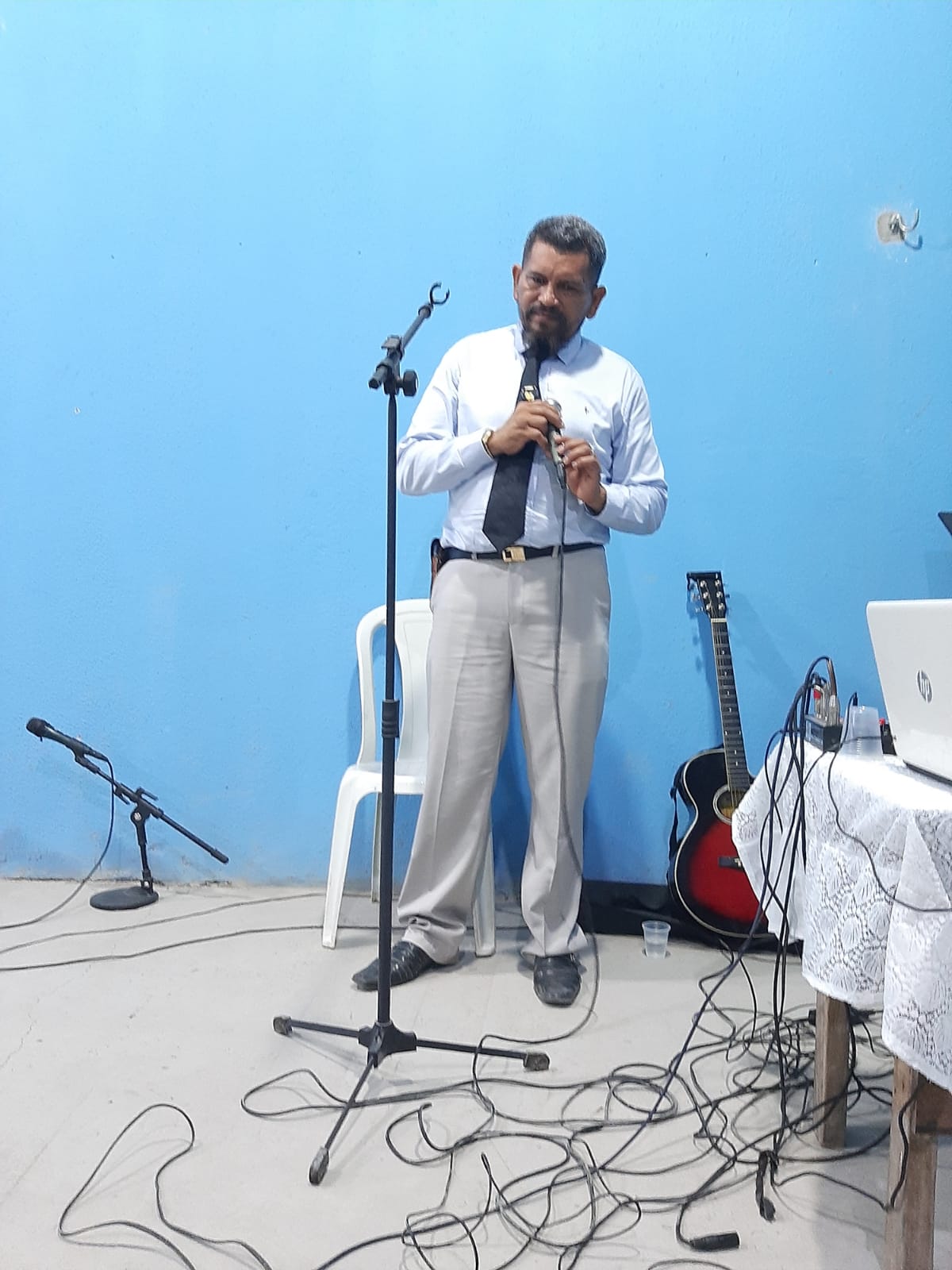 PR MENDES O ANFITRIÃO MUITO FELIZ NESTE COMPANHEIRISMO DE FÉ PARA O RAPTO...