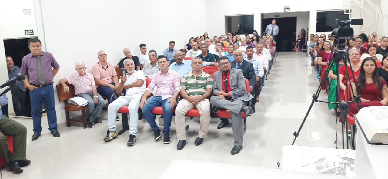 A FAMILIA BRANHAM ESTEVE PRESENTE ,VARIOS IRMÃOS E MINISTROS DA TERCEIRA ETAPA