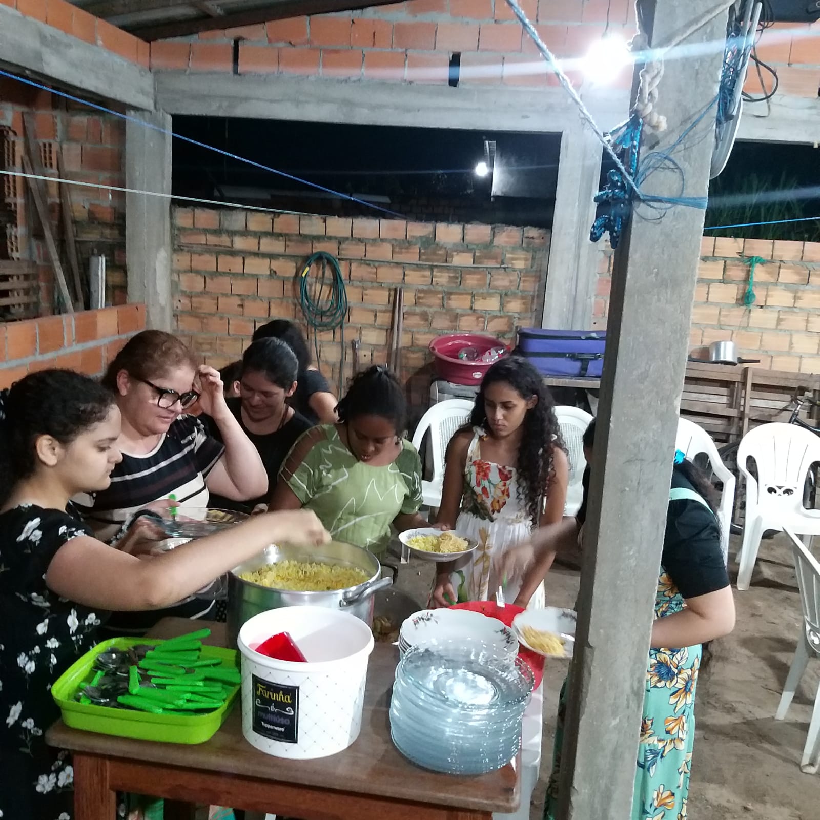 FAMILIA UNIDA EM COMPANHEIRISMO E UNIDADE DE FÉ