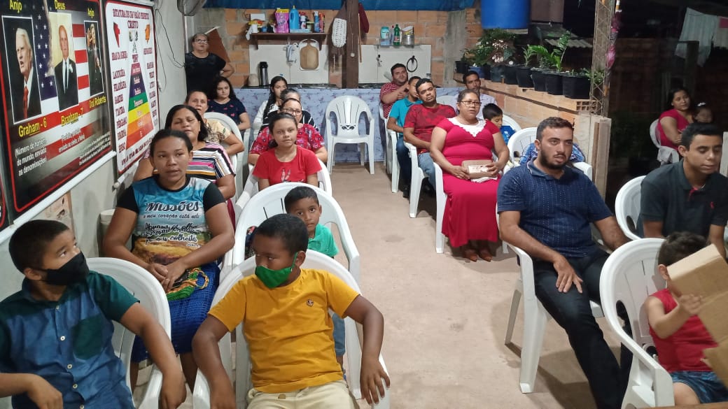 FAMILIA BRANHAM DO ESTADO DO PARÁ ,COMENDO O LIVRINHO COM JOÃO ...