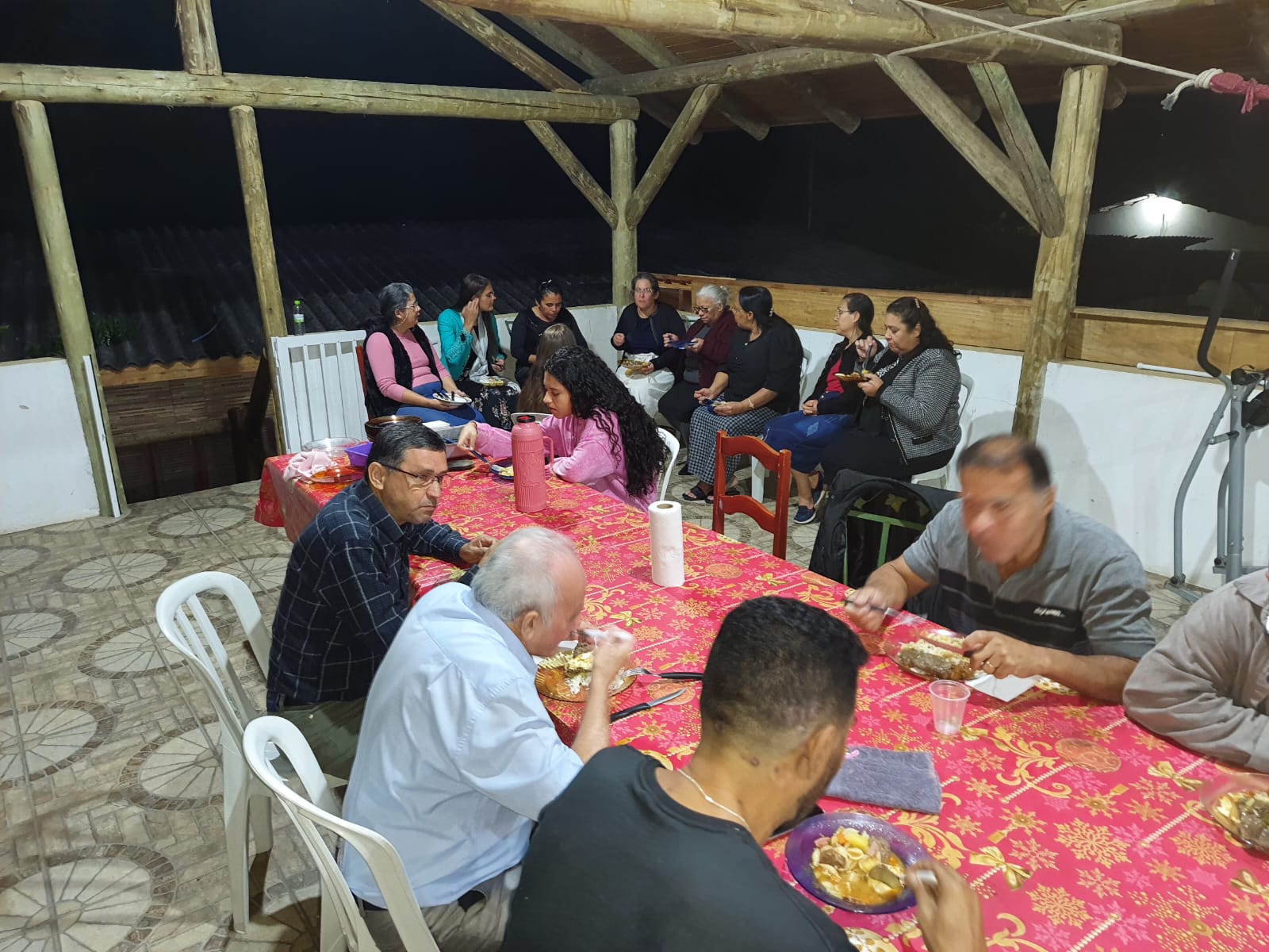 JANTAR DA FAMILIA BRANHAM,DEPOIS DO CULTO EM CRICIÚMA SC..