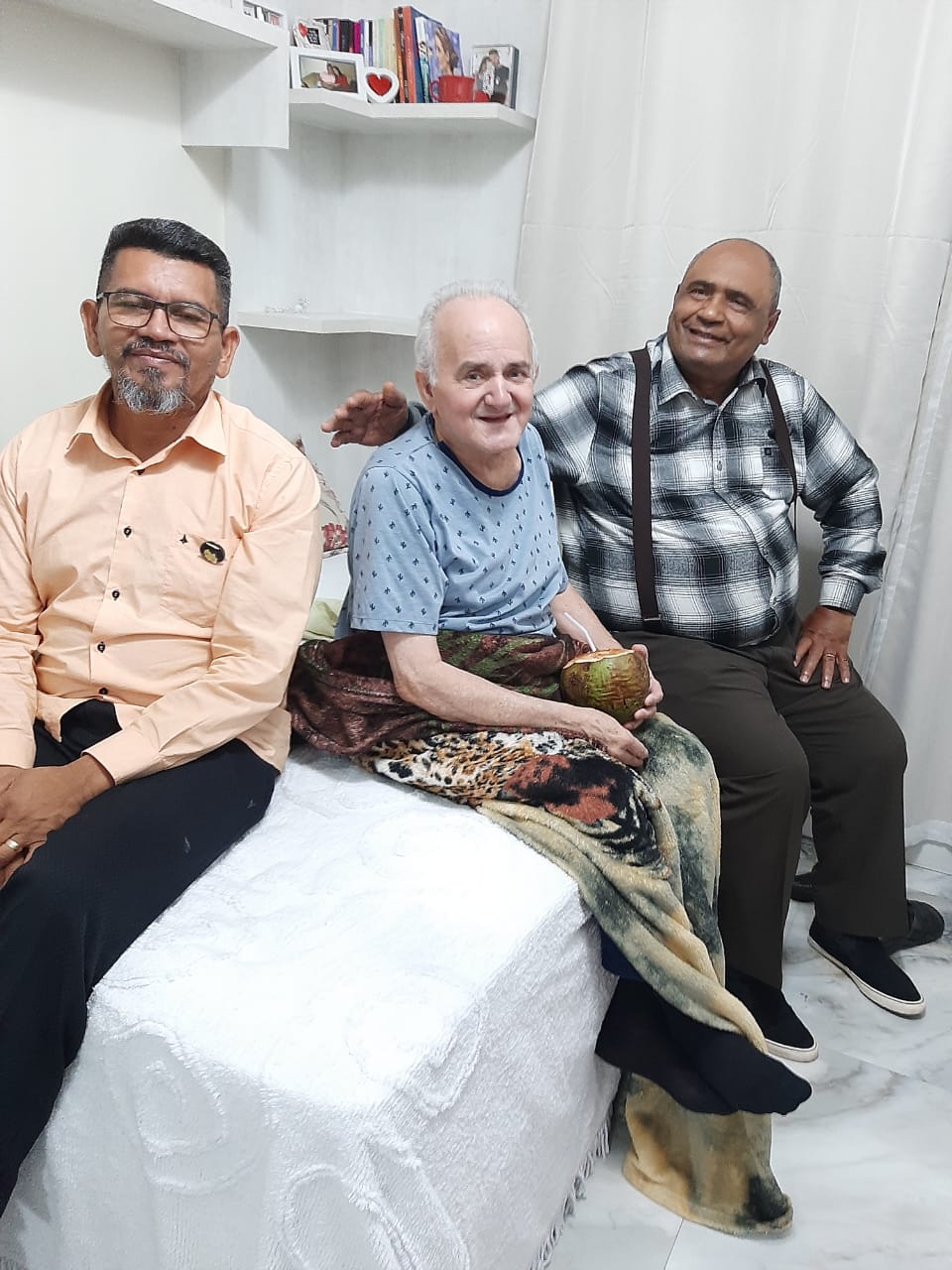 MUITO BOM ESTE COMPANHEIRISMO DE FÉ PARA O RAPTO.AMÉM.