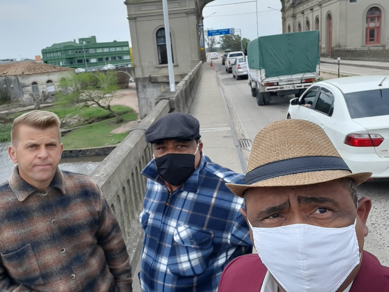 PR JOAO  BISPO NA CIDADE DE JAGUARAO,FRONTEIRA COM URUGUAI,EM MISSAO NA FE DOS TROVOES...