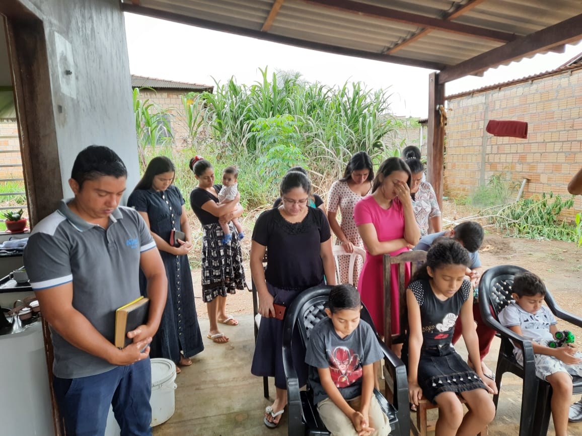 FAMILIA BRANHAM ADORANDO AO SENHOR JESUS CRISTO EM ALTAMIRA PA...