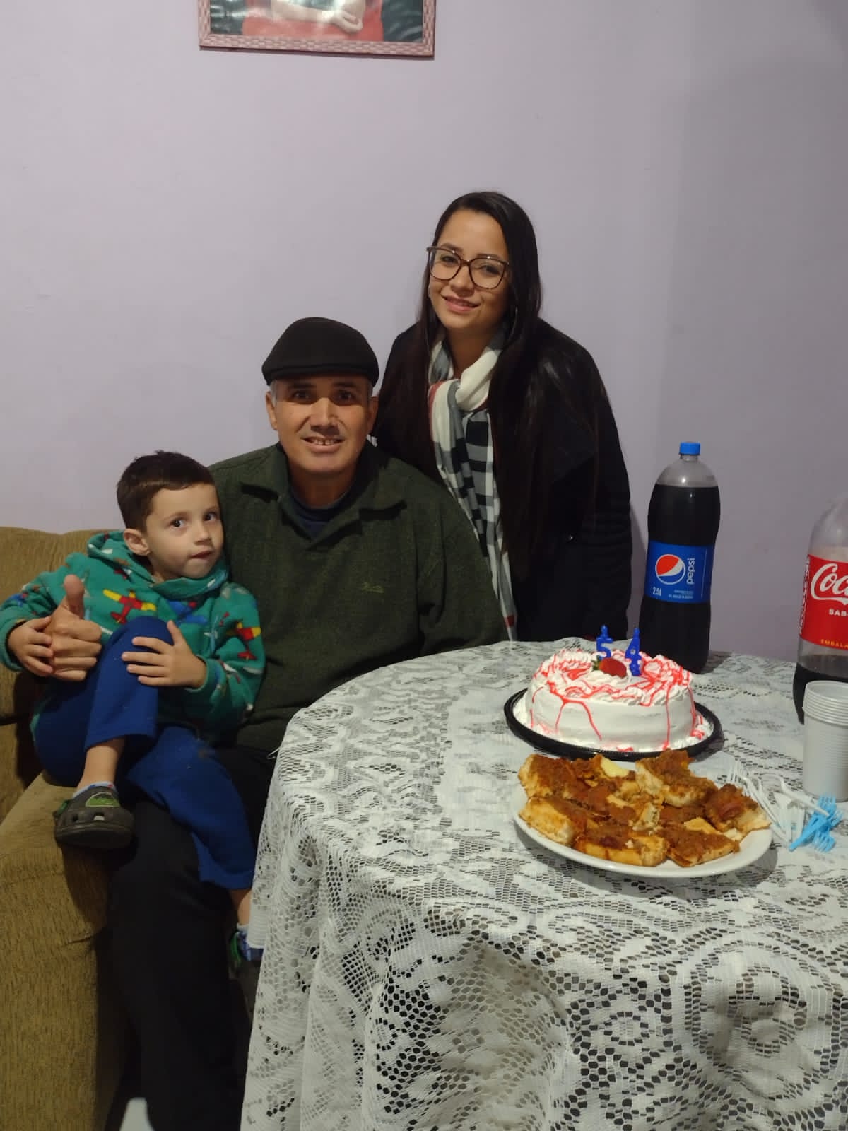 IRMÃO RONALDO RAMOS LA DO SUL, EM CASA COM A FAMILIA COMEMORANDO SEU ANIVERSÁRIO...