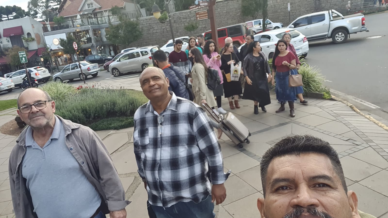 UNIDADE DE FÉ E COMPANHEIRISMO CAMINHAM JUNTOS...